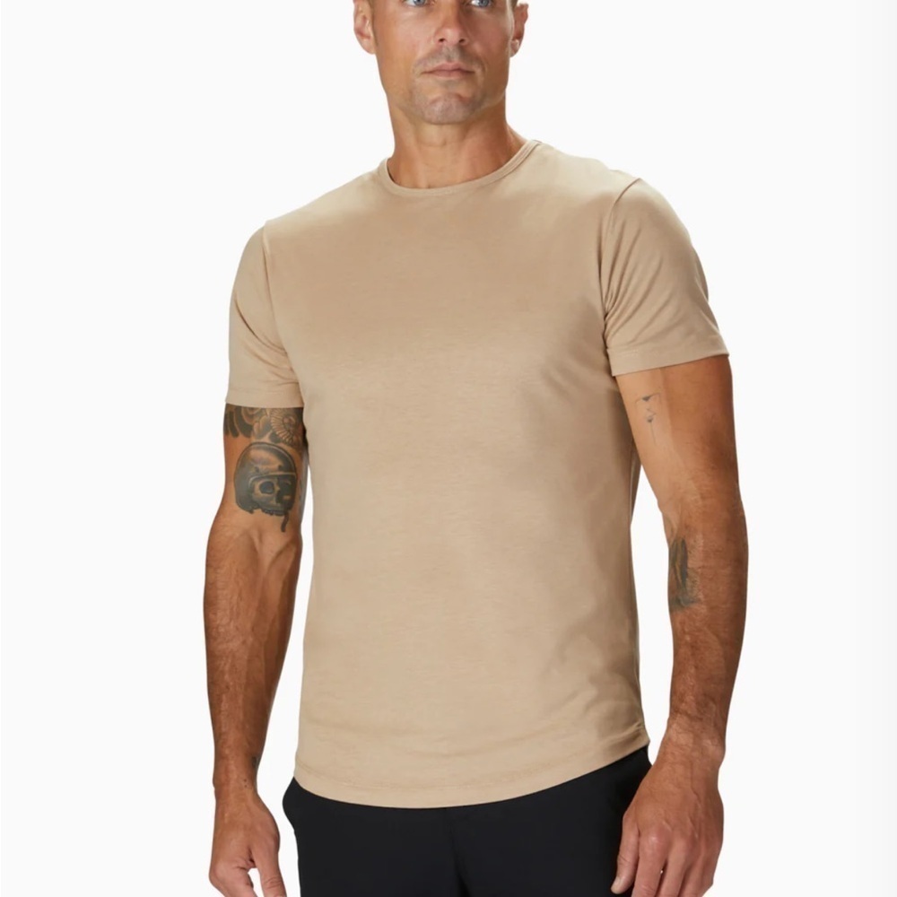 Cuts T-Shirt Curve Hem Crew Neck Pyca Pro Short Sleeve Large NWOT